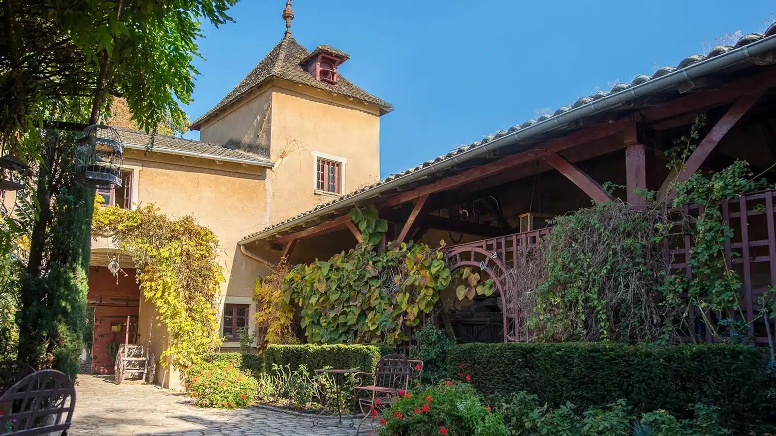chateau thivin